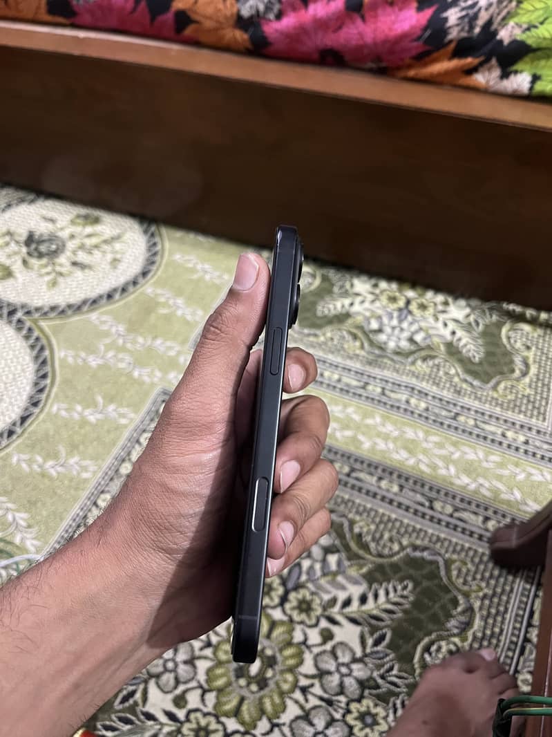 Apple iPhone 16 Plus 4