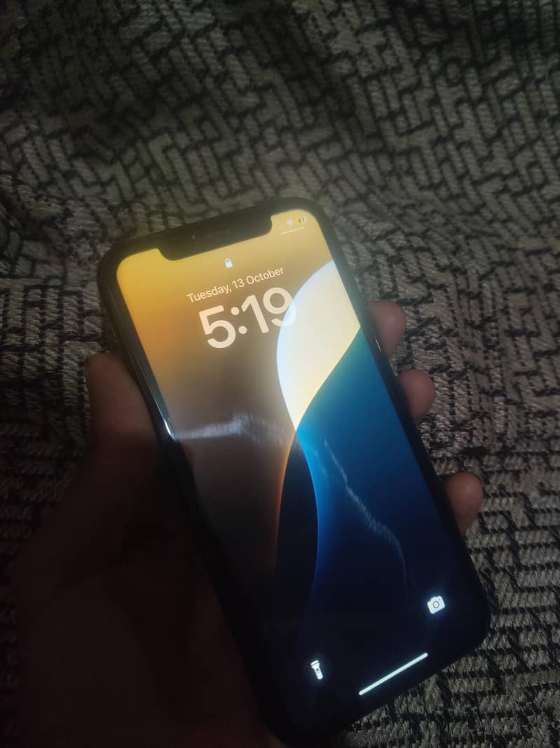 Apple iPhone XR 7
