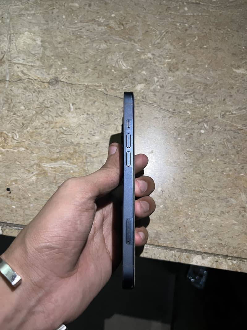 Apple iPhone 13 3