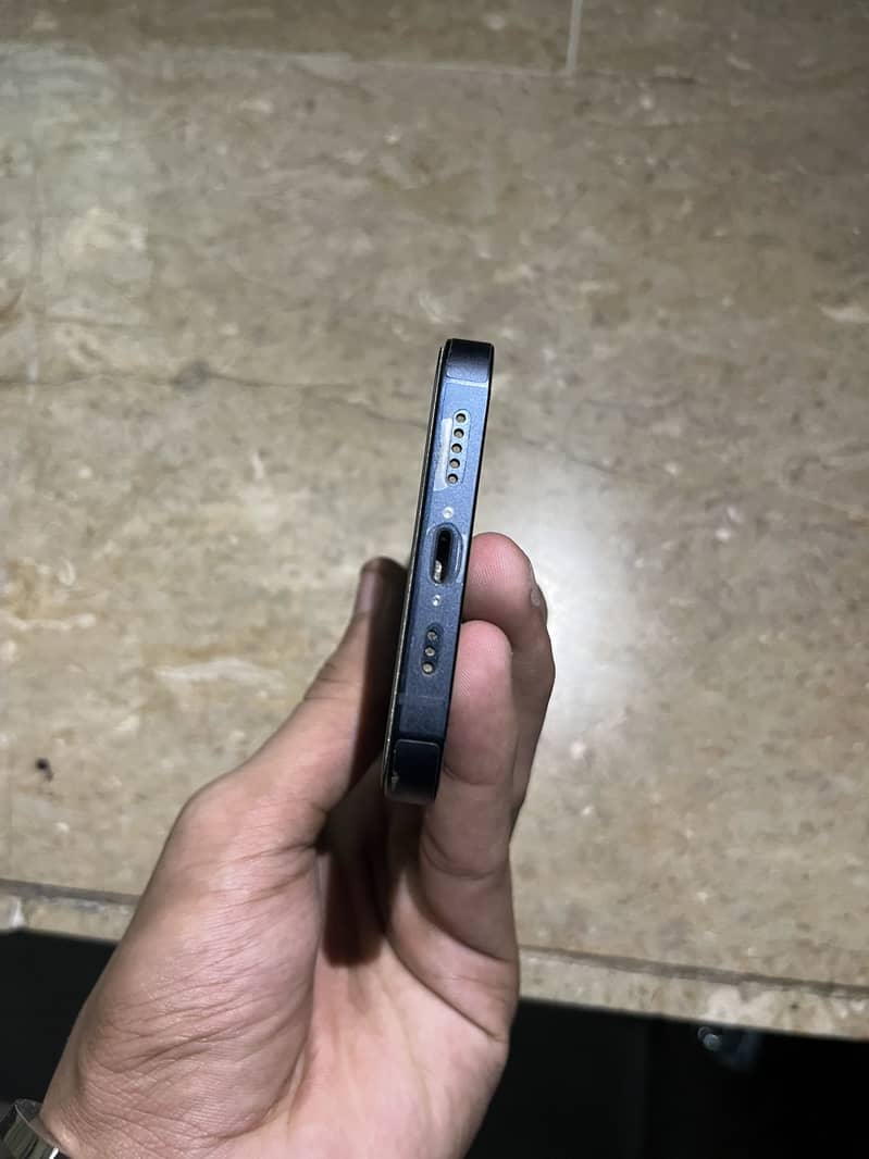 Apple iPhone 13 4
