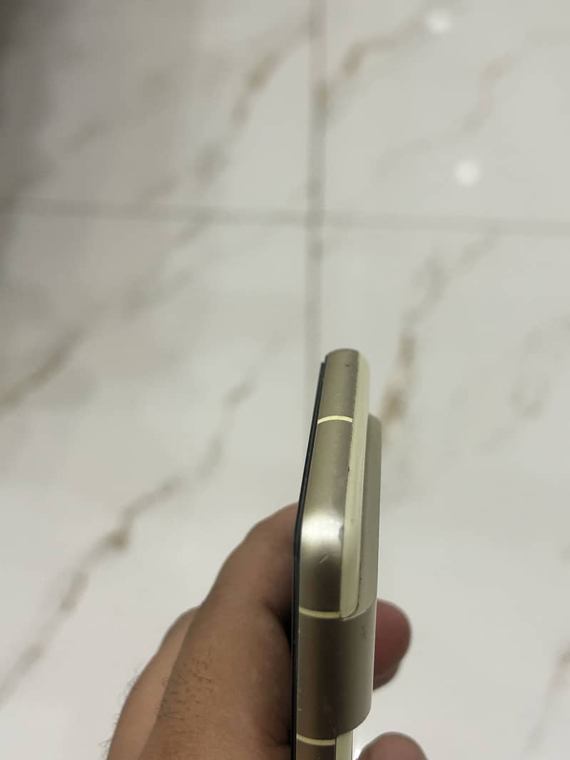 Google Pixel 7 4
