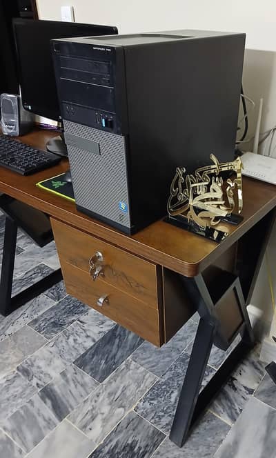 Dell OptiPlex 790 PC + Samsung LCD For Sale