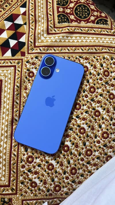 Apple iPhone 16