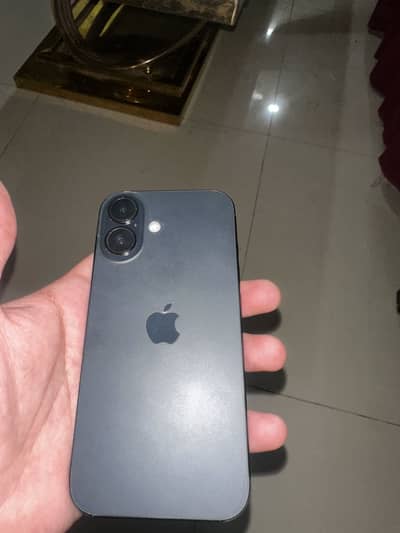 Apple iPhone 16