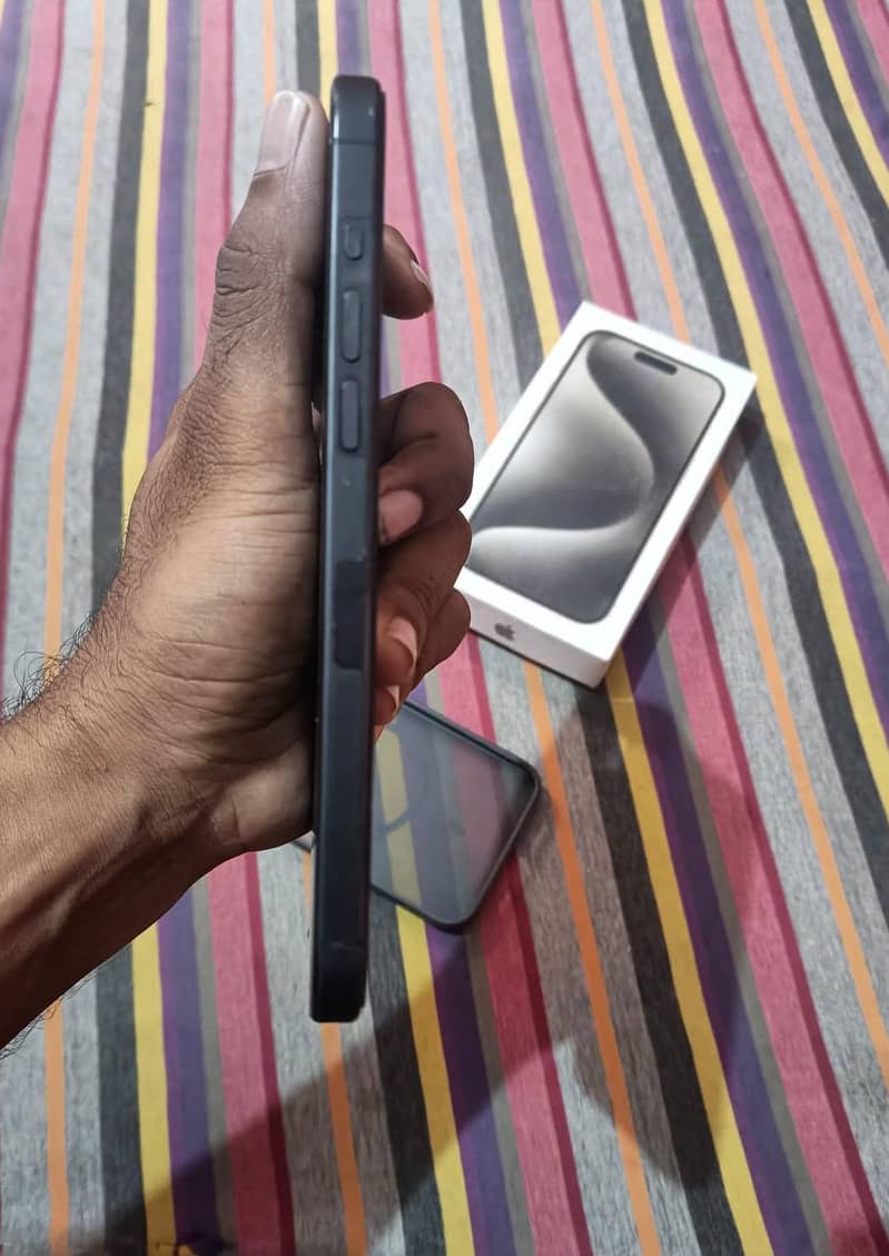 Apple iPhone 15 Pro Max 1