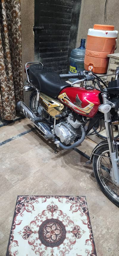 Honda 125 gold edition