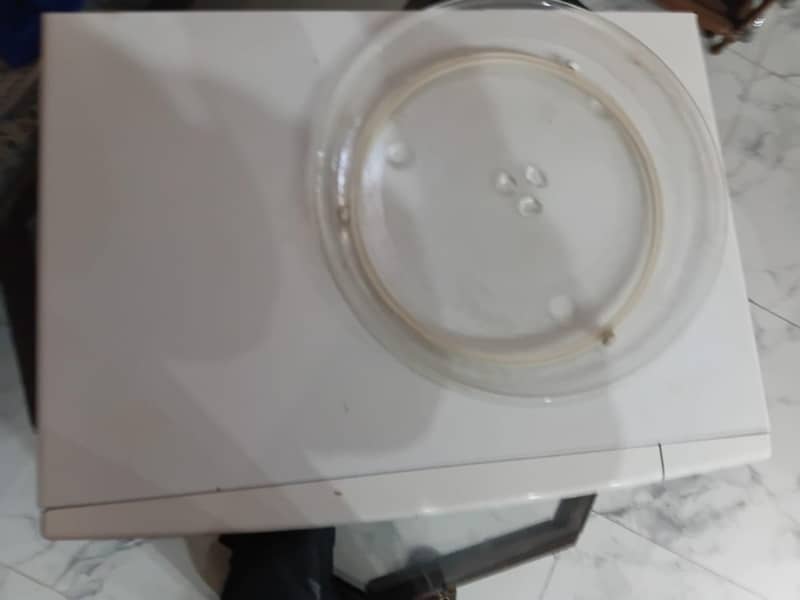 Microwave oven 1