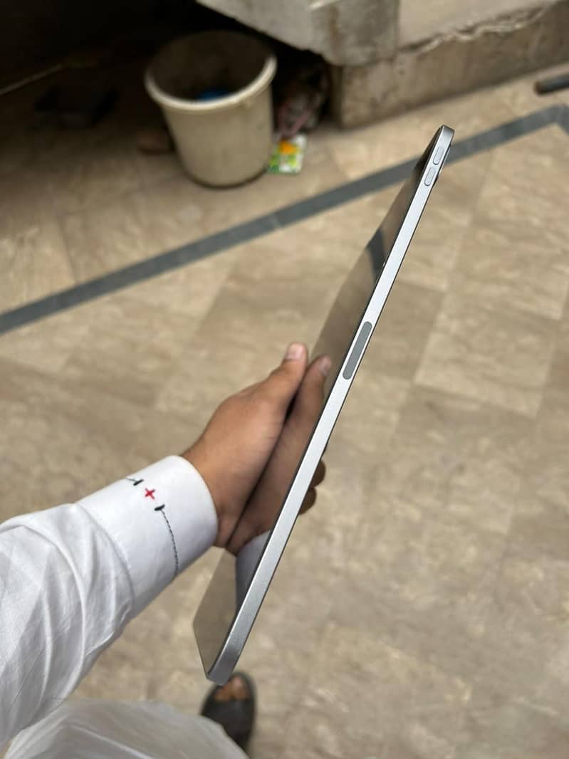 ipad pro m2 with box original 1