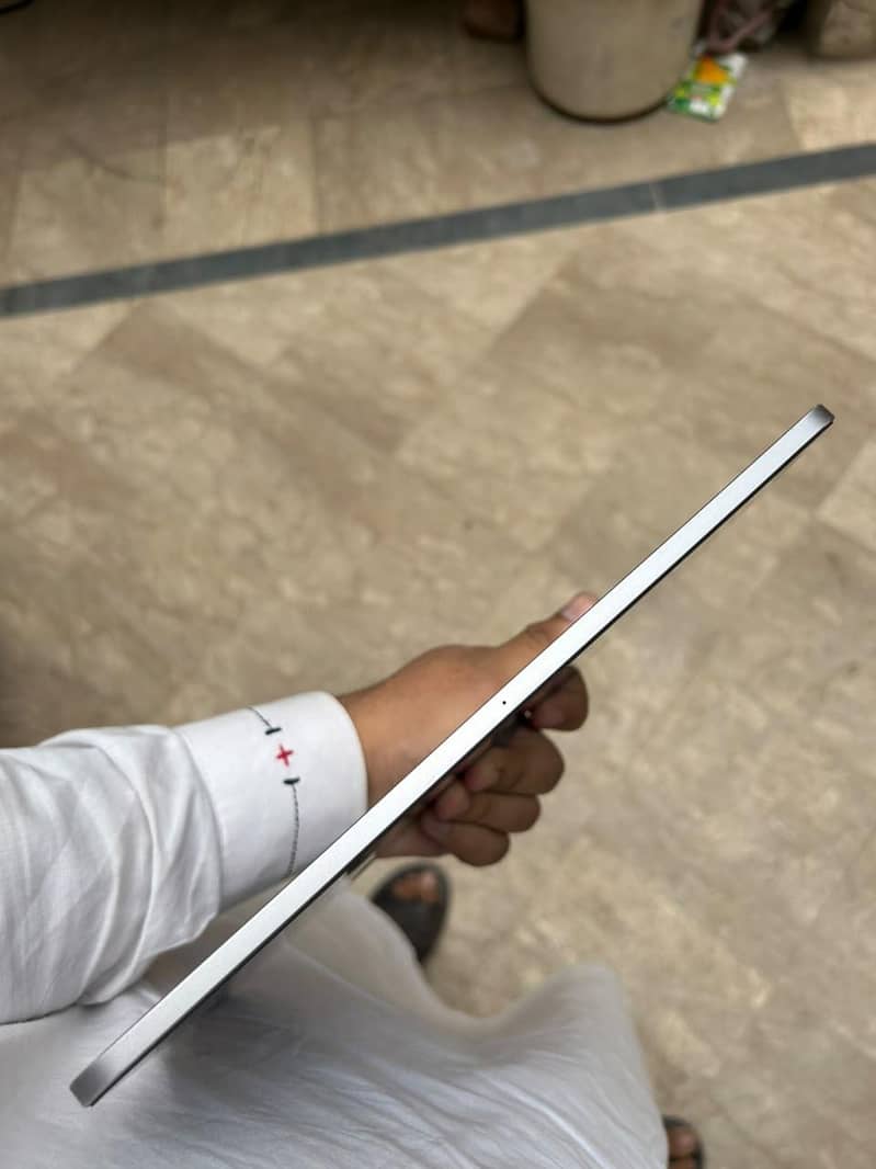 ipad pro m2 with box original 3
