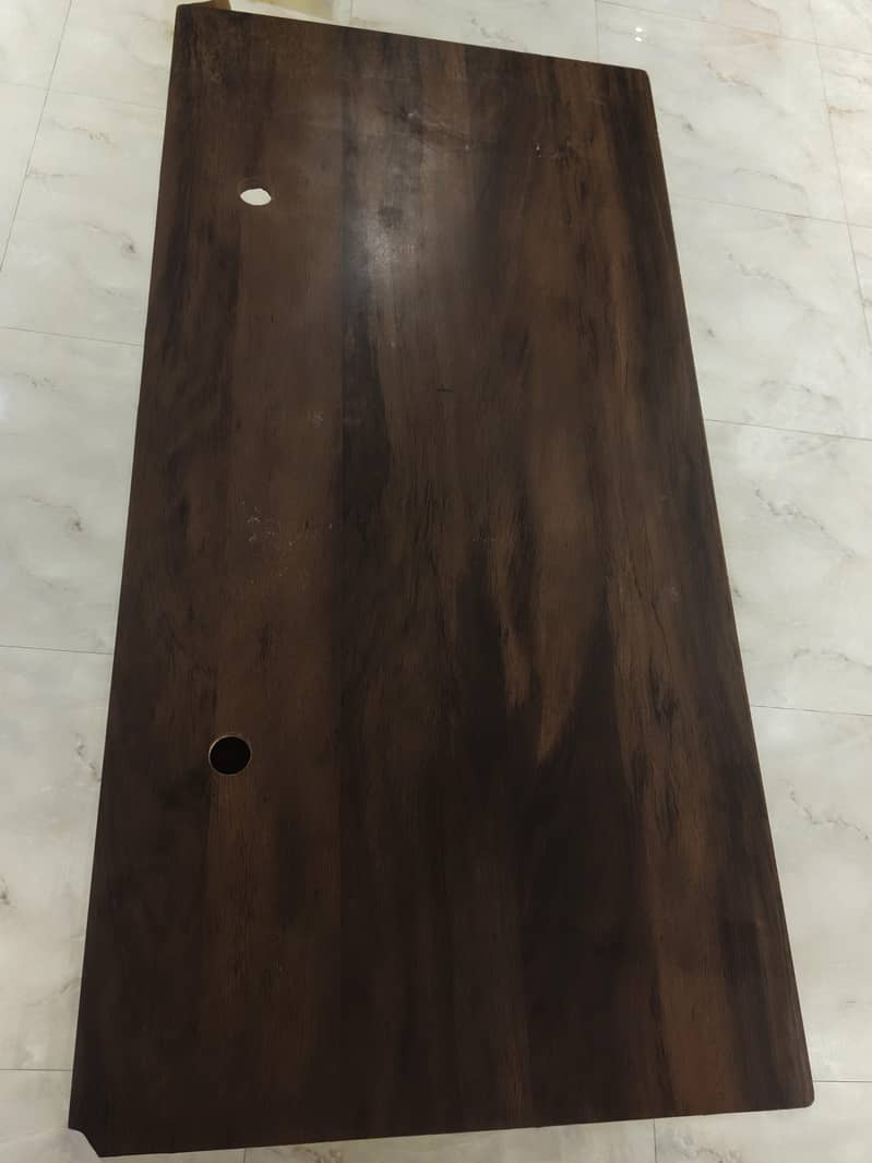 Computer Table Best Condition 2