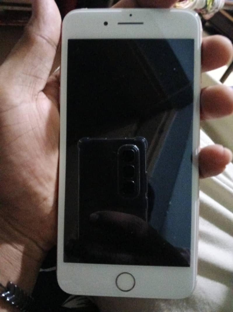 Apple iPhone 7 Plus 1