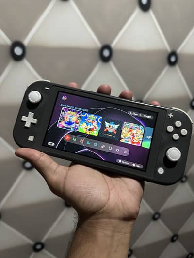 Nintendo Switch Lite [Jailbroken]