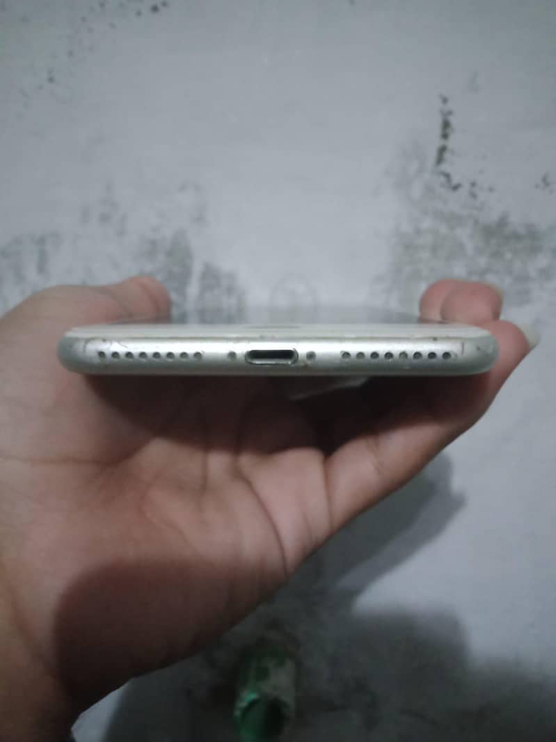 Apple iPhone 7 Plus 3