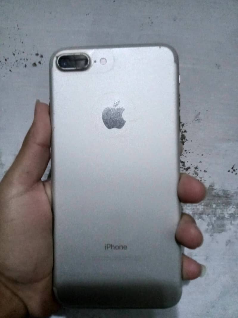 Apple iPhone 7 Plus 1