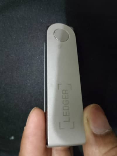 Ledger Nano S Hardware Wallet | Crypto Bitcoin Cold Wallet