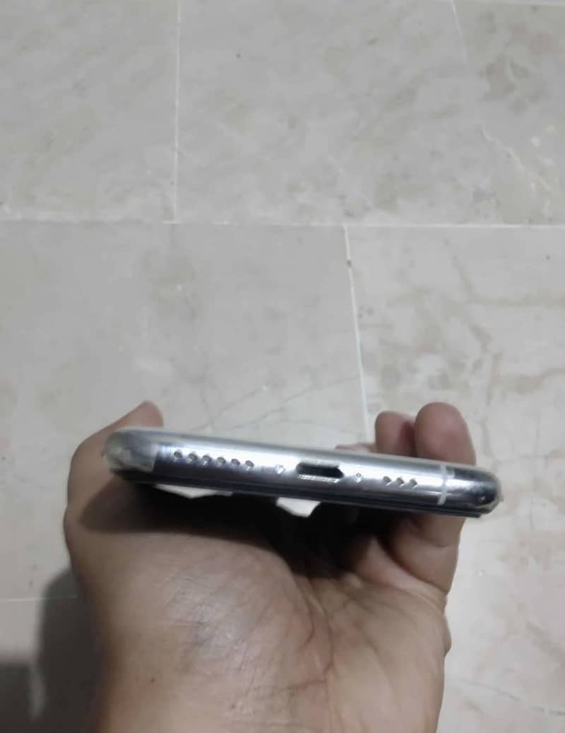 Apple iPhone 11 Pro 1