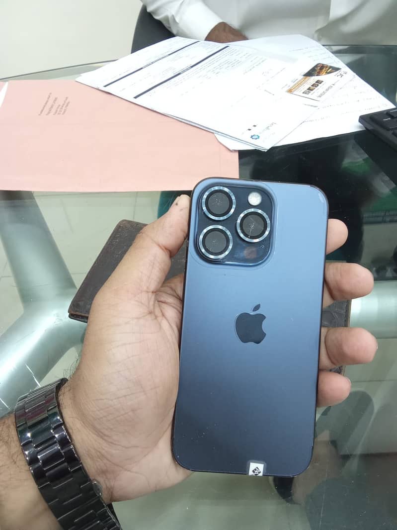 Apple iPhone 15 Pro 0