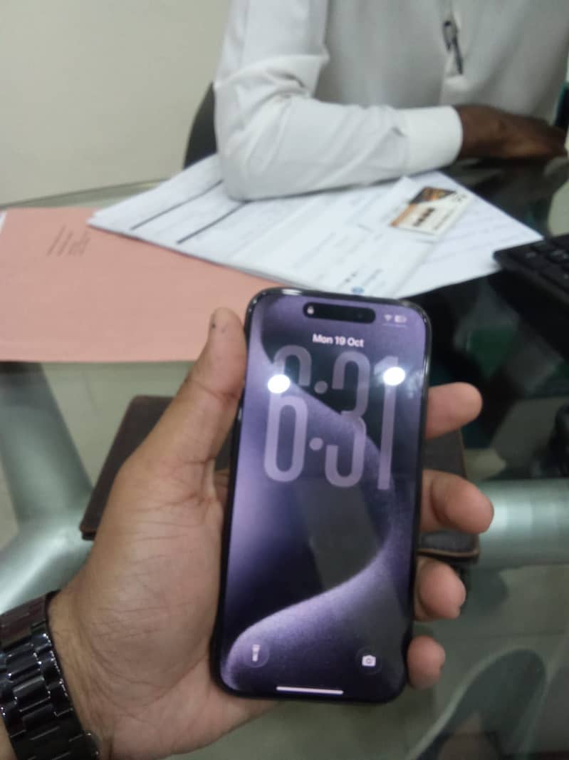 Apple iPhone 15 Pro 3
