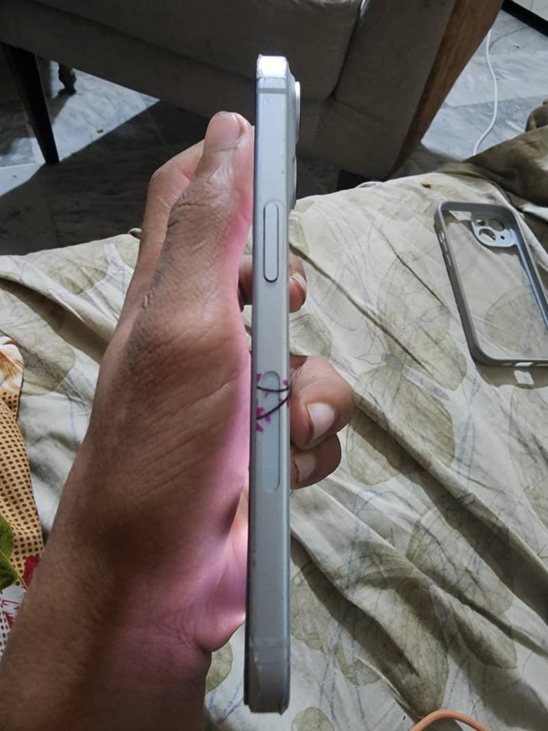 Apple iPhone 15 3
