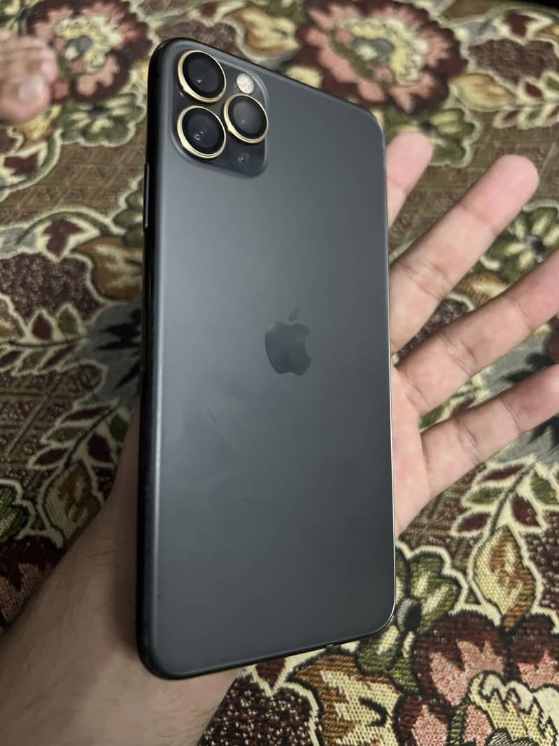 Apple iPhone 11 Pro Max 2