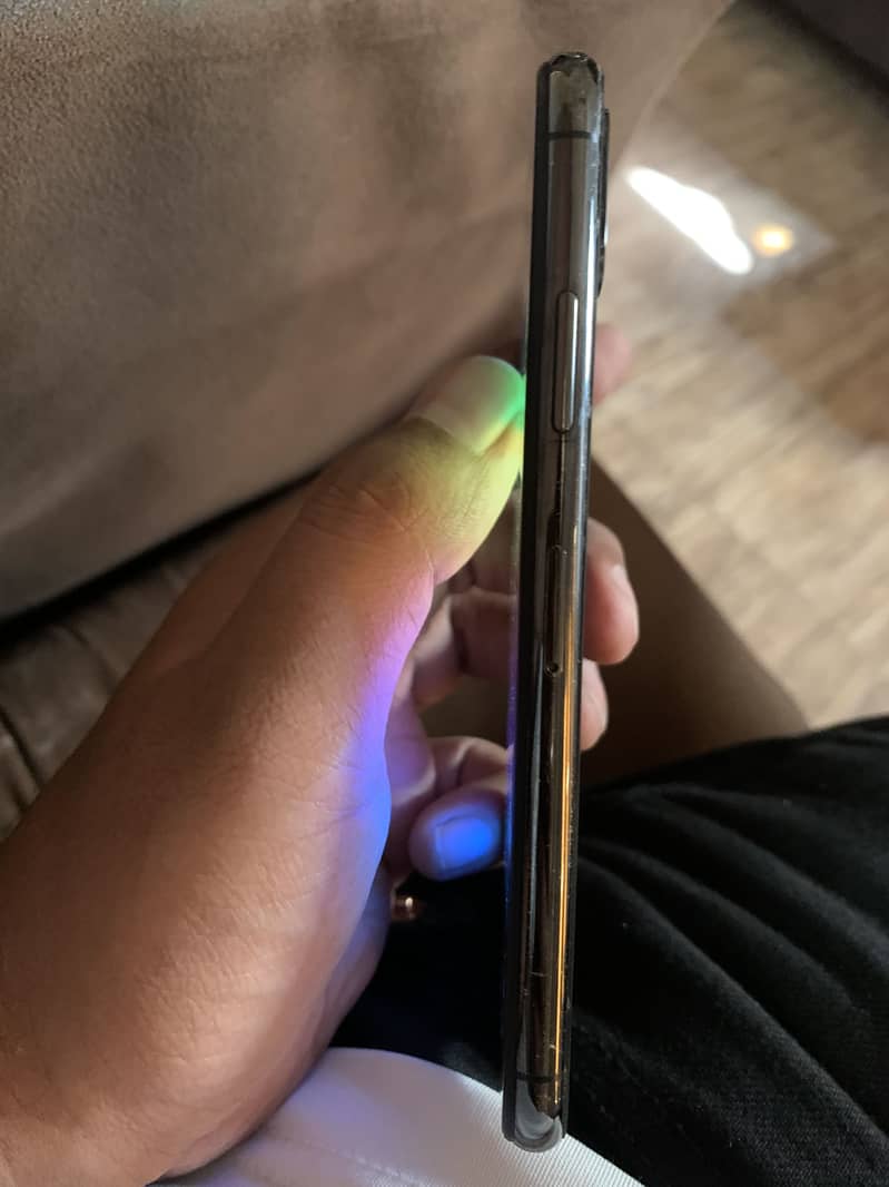 Apple iPhone X 5