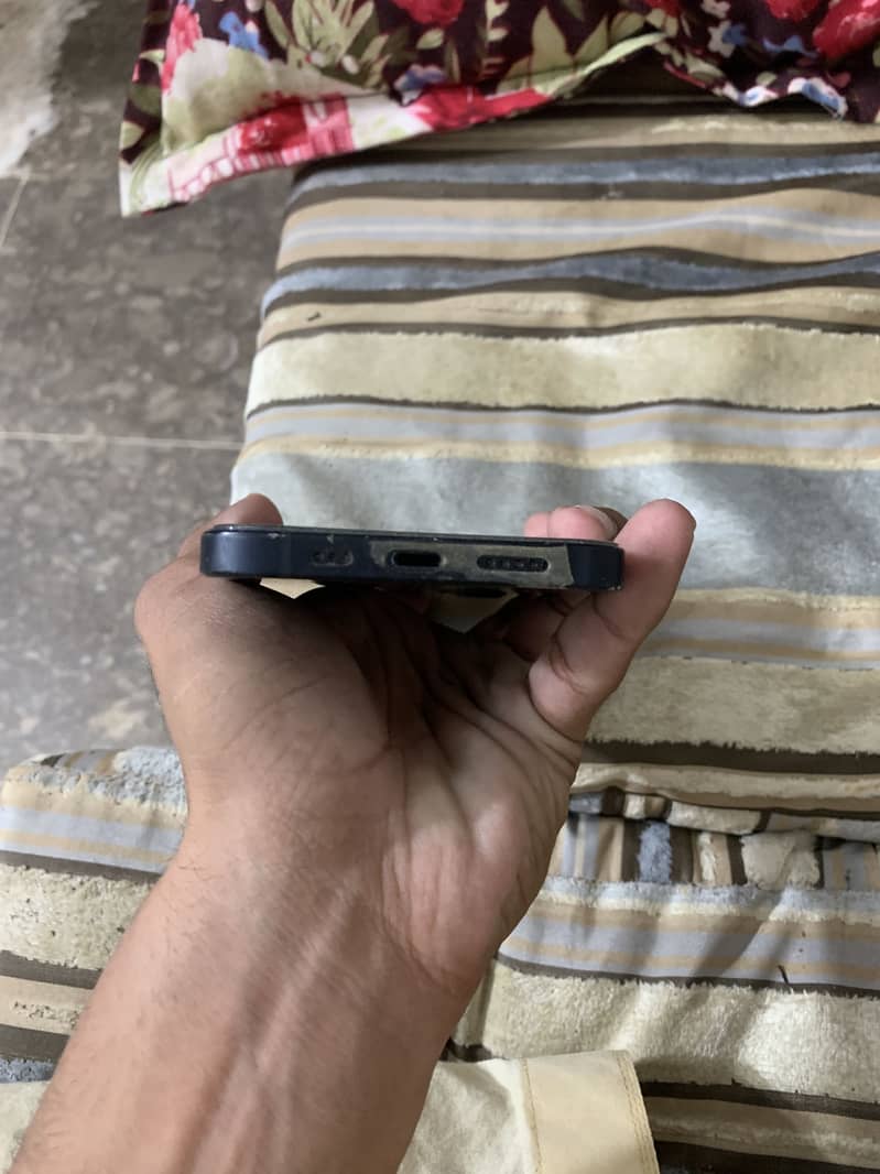 Apple iPhone 12 2