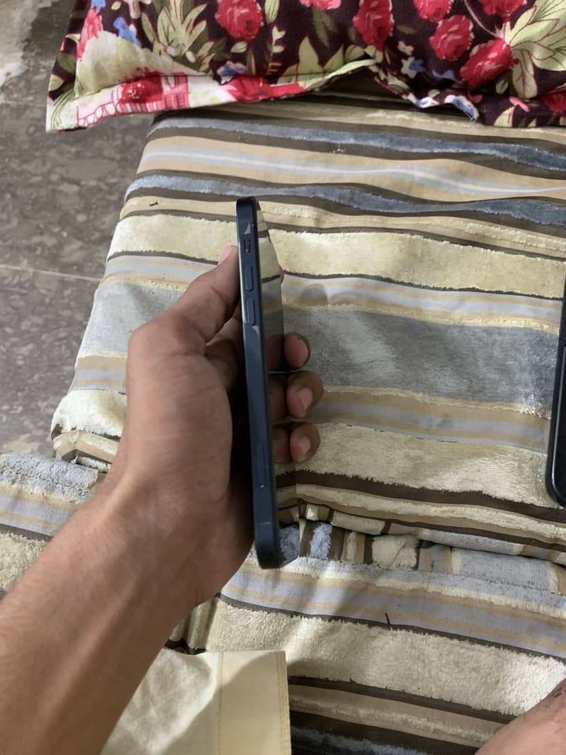 Apple iPhone 12 5