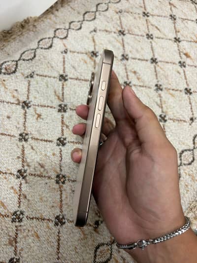 Apple iPhone 16 Pro