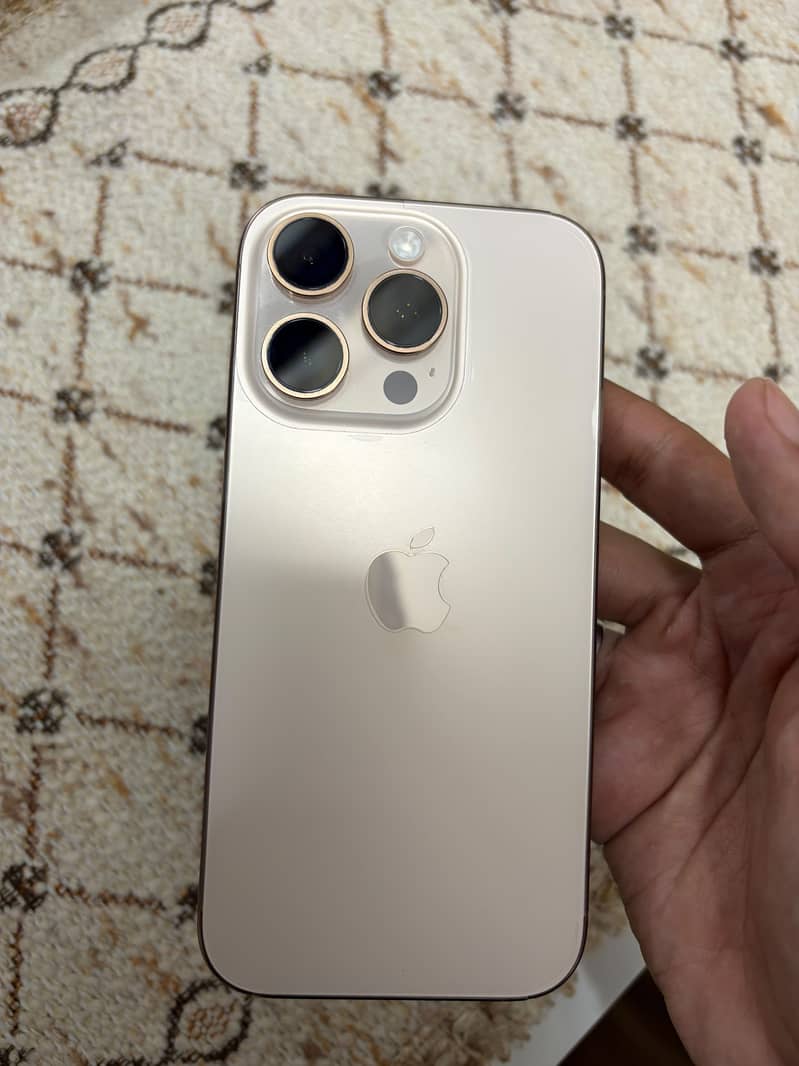 Apple iPhone 16 Pro 4
