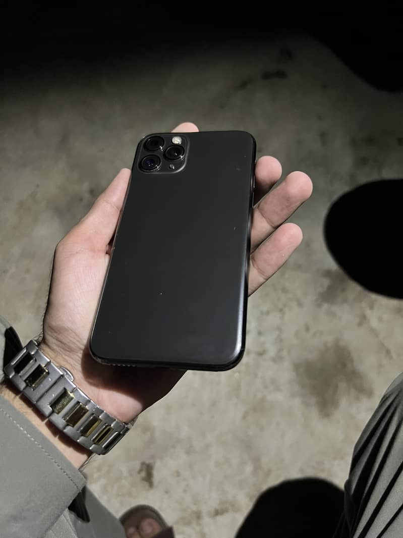 Apple iPhone 11 Pro 2