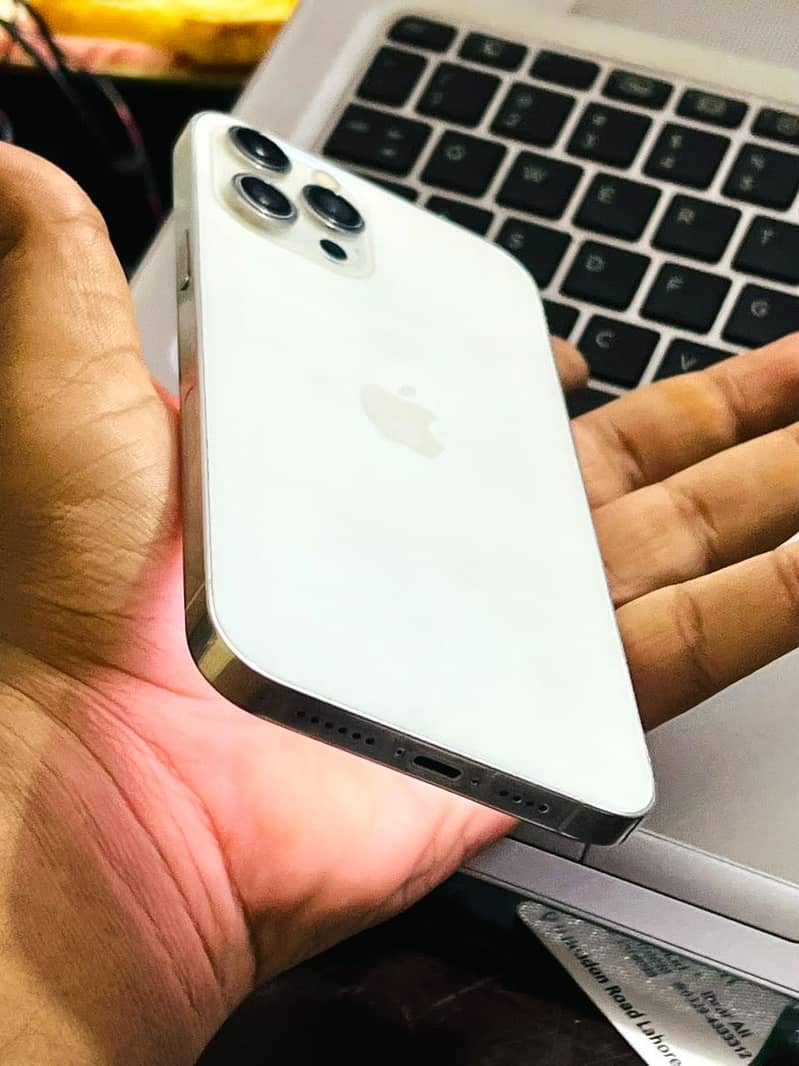 Apple iPhone 12 Pro Max 3