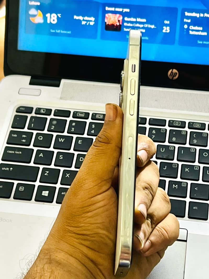 Apple iPhone 12 Pro Max 4