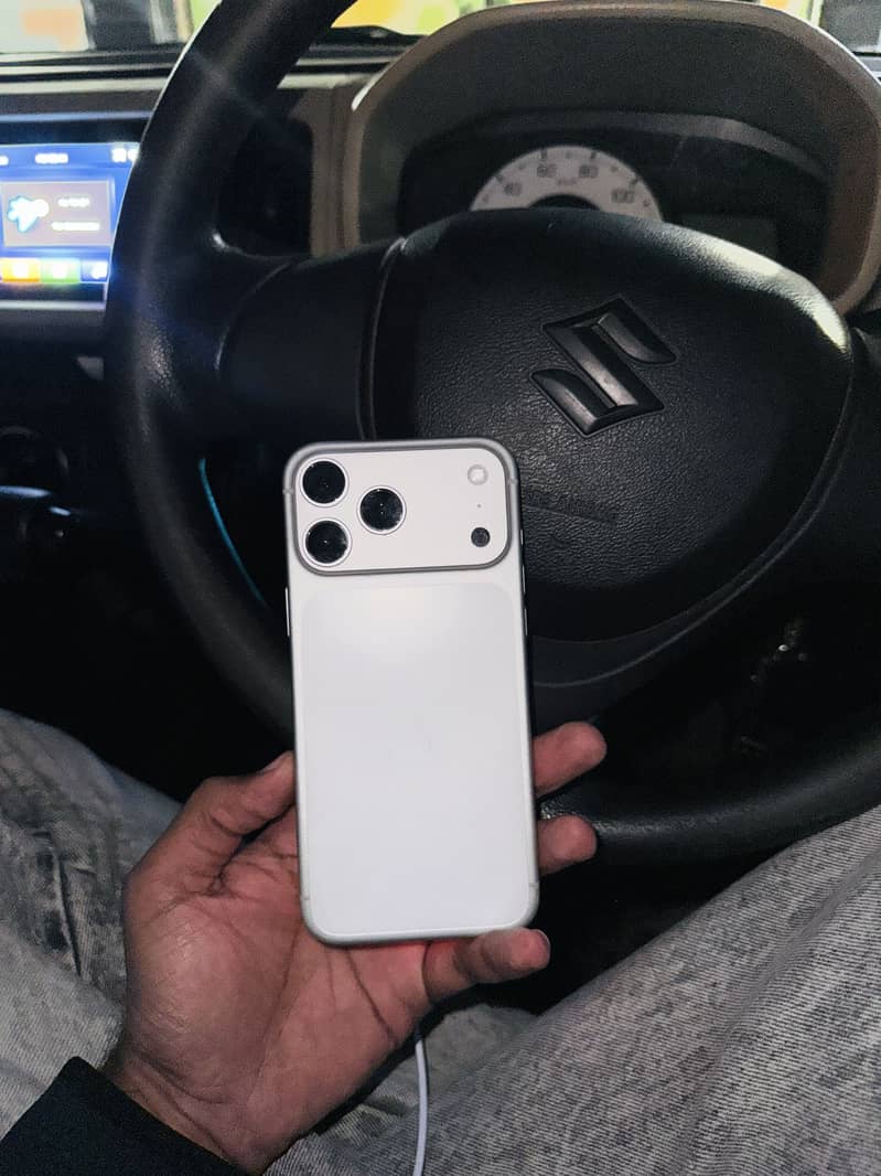 Apple iPhone 17 Pro Max 2