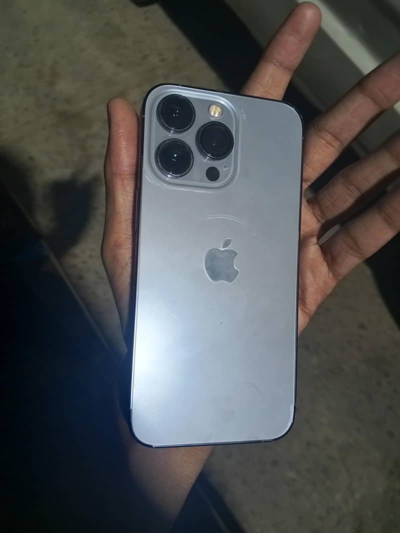 iPhone 13 Pro 1