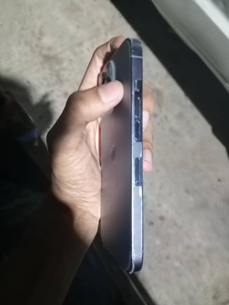 iPhone 13 Pro 4