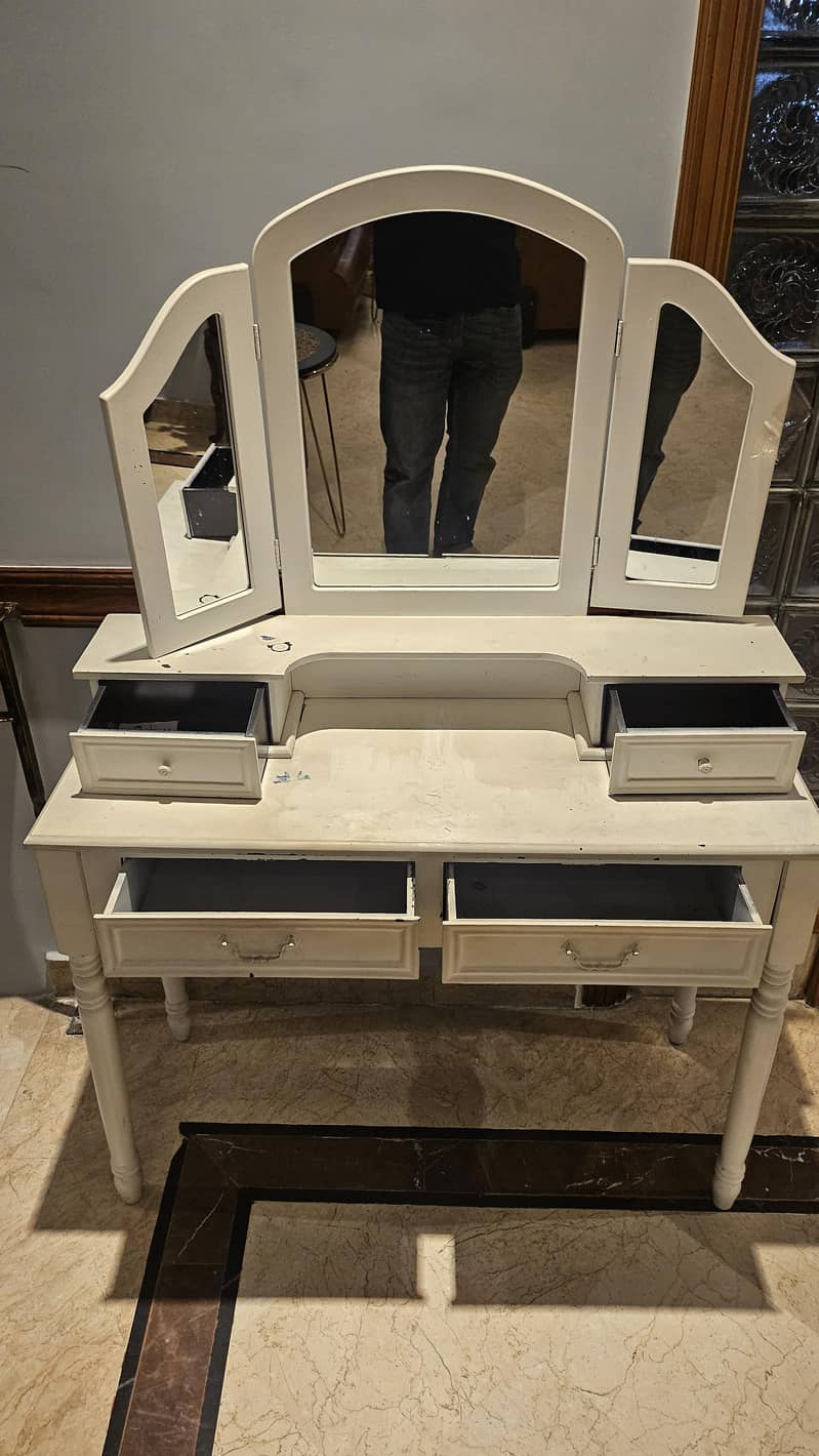 Kids dressing table 6