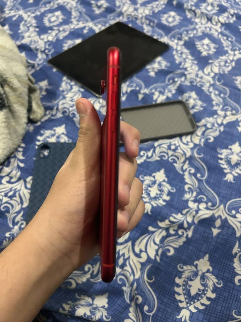 Apple iPhone XR 4