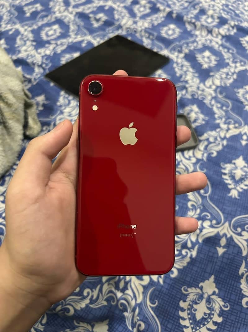 Apple iPhone XR 7