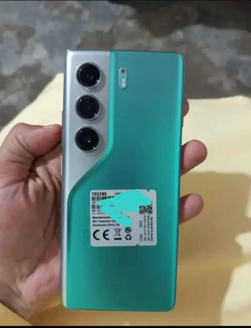 Tecno CAMON 40 Pro 0