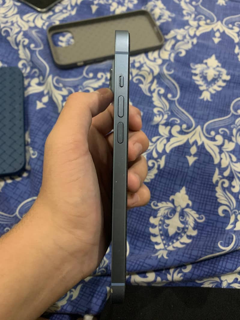 Apple iPhone 14 plus 3