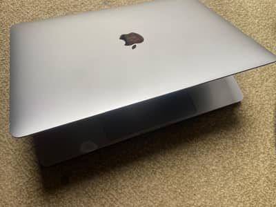 macbook pro 2019 13"