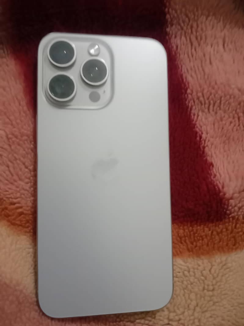 Apple iPhone 15 Pro max 0