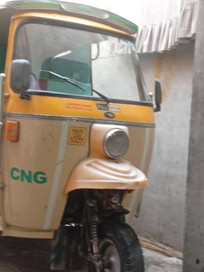 Auto rickshaw sell krna hai