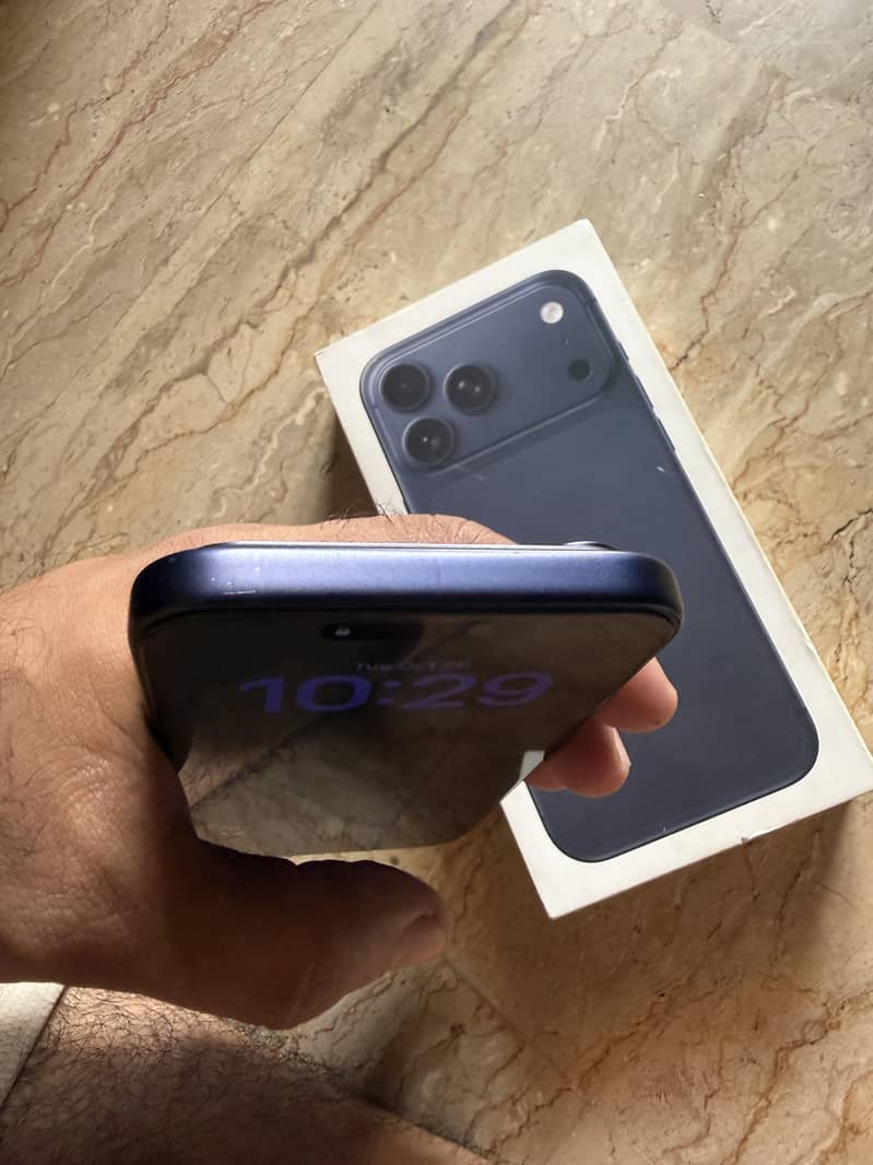 Apple iPhone 17 Pro Max 2