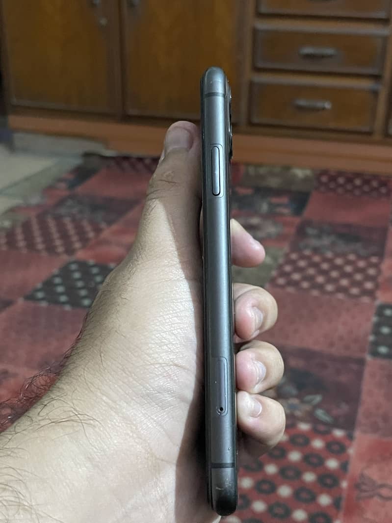 Apple iPhone 11 0