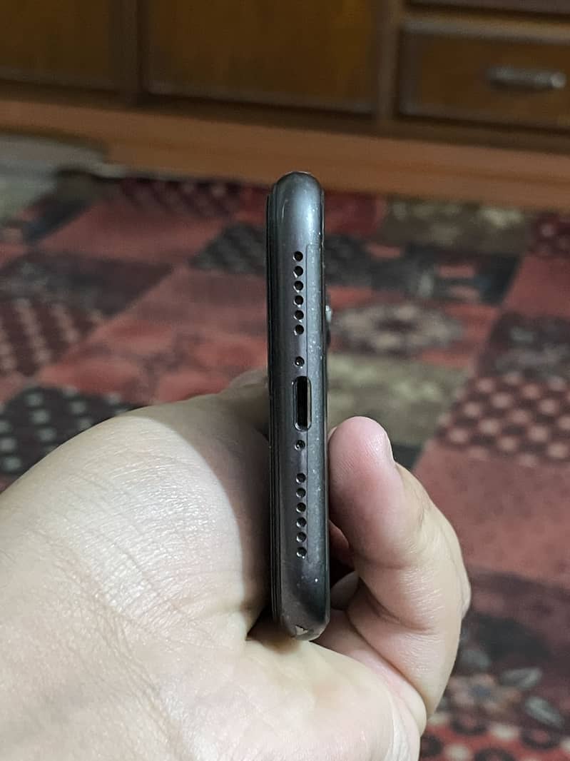 Apple iPhone 11 5