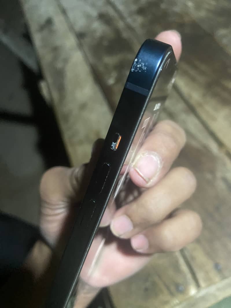 Apple iPhone 13 3