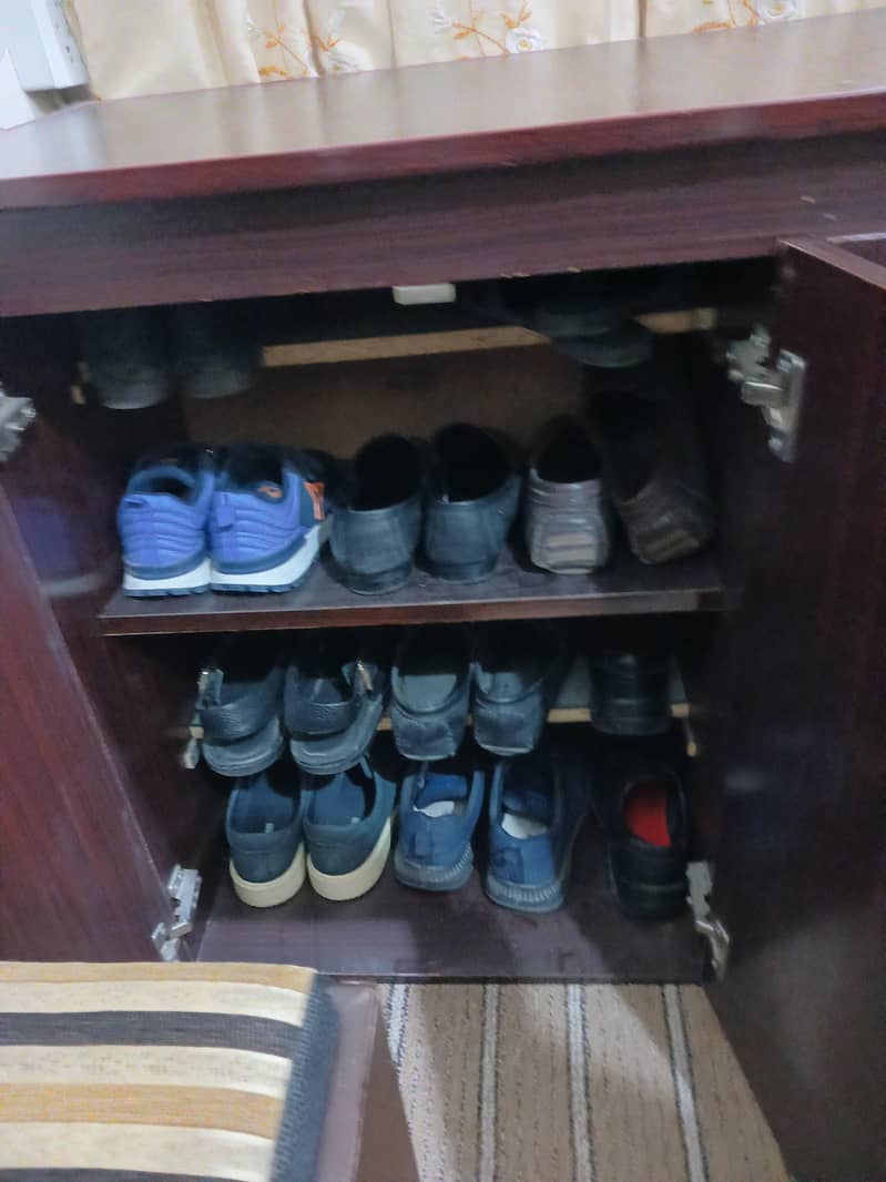 9/10 condition iron stand 2