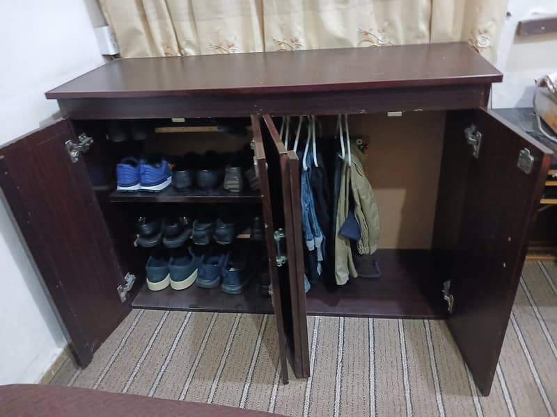 9/10 condition iron stand 3