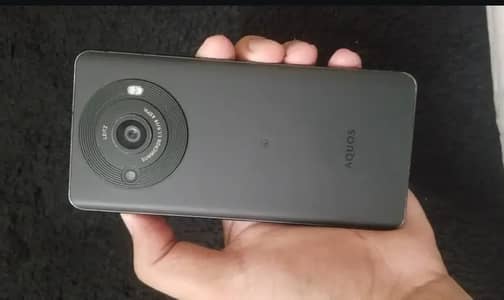 Sharp Aquos R8s pro
